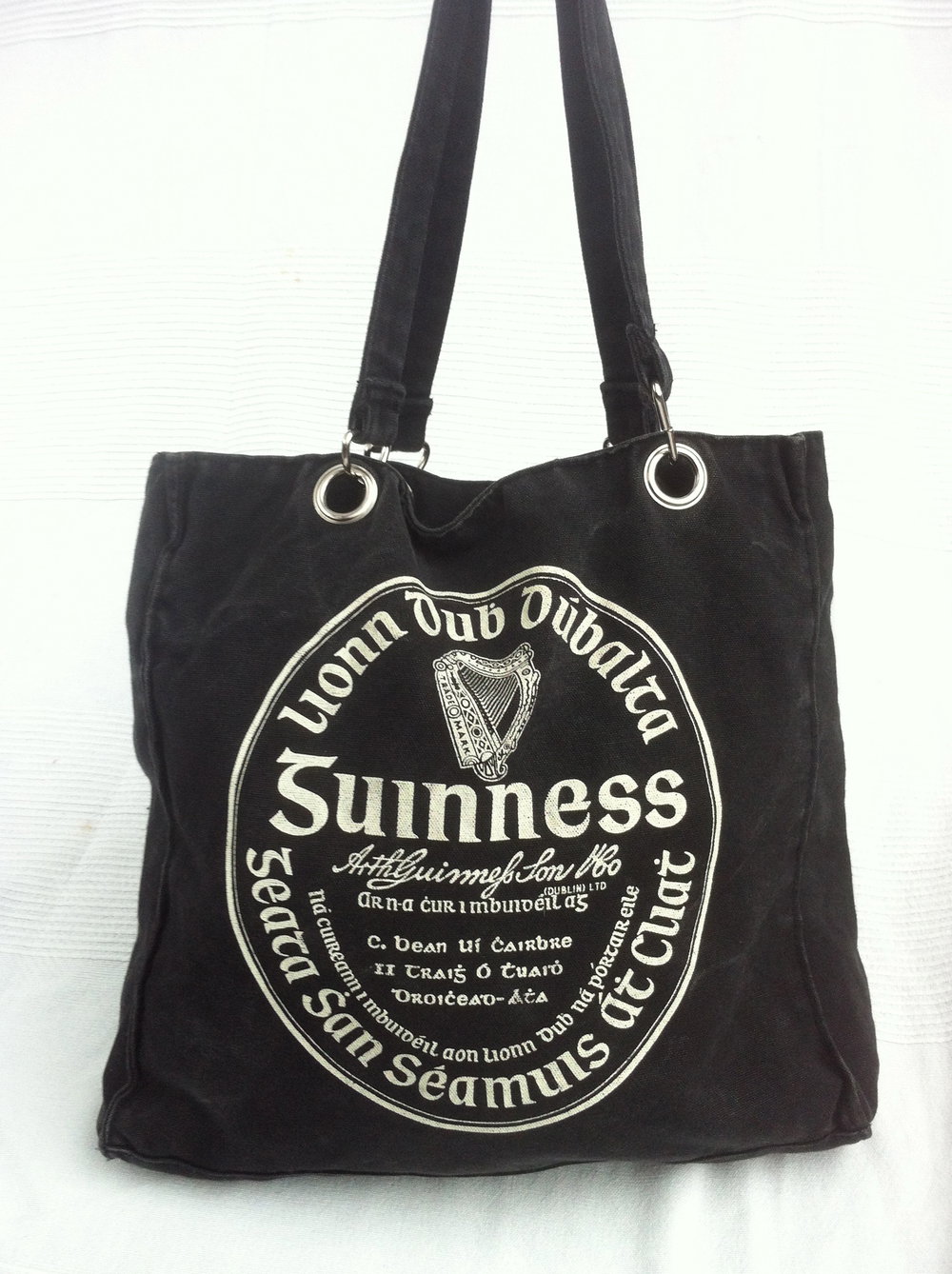 Umhänge Tasche schwarz Guinness 