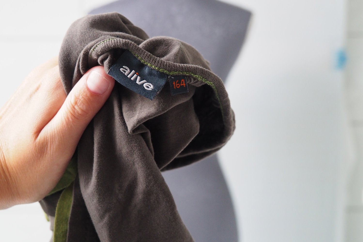 Neckholdertop in dunkelgrün und grün Gr. 164