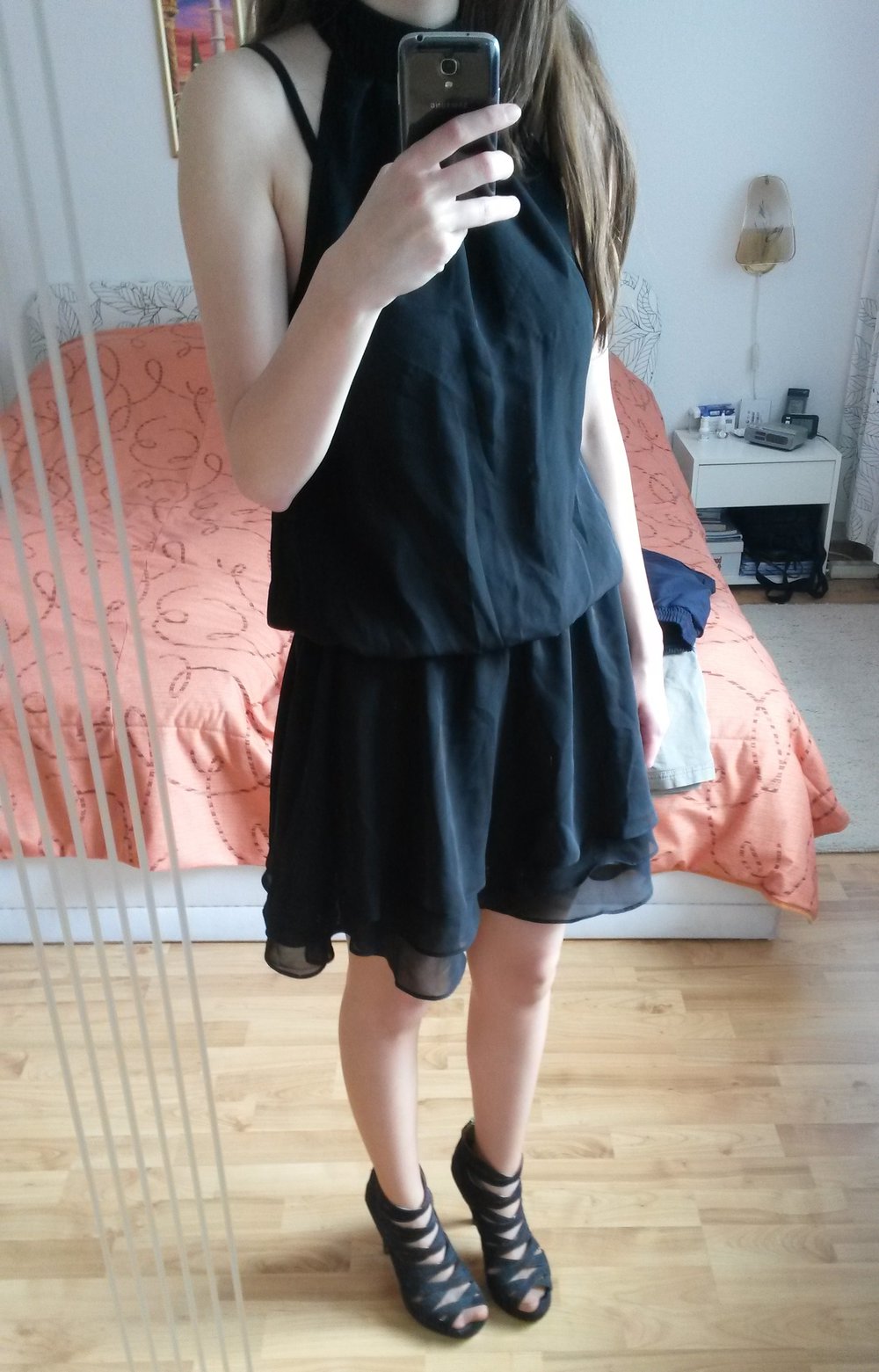 Schwarzes Neckholder Kleid Gr. 36