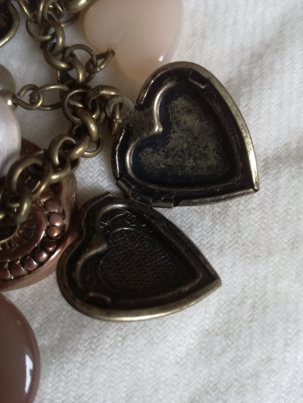 Kette mit Herzen zum öffnen