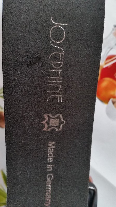  Josephine Gürtel, Leder