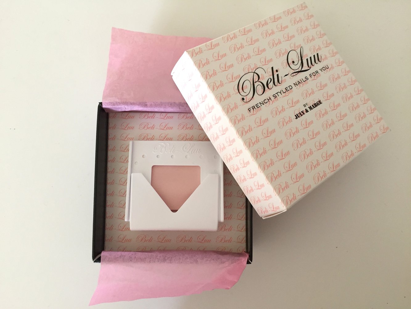 Beli-Luu Lackierhilfe French Maniküre