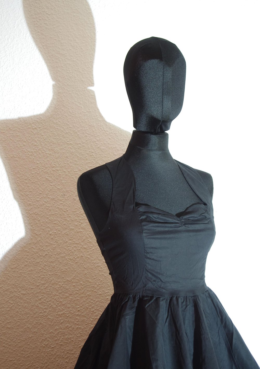 Schwarzes 60er Petticoatkleid Gr. M 40 42 Neckholder Pinup