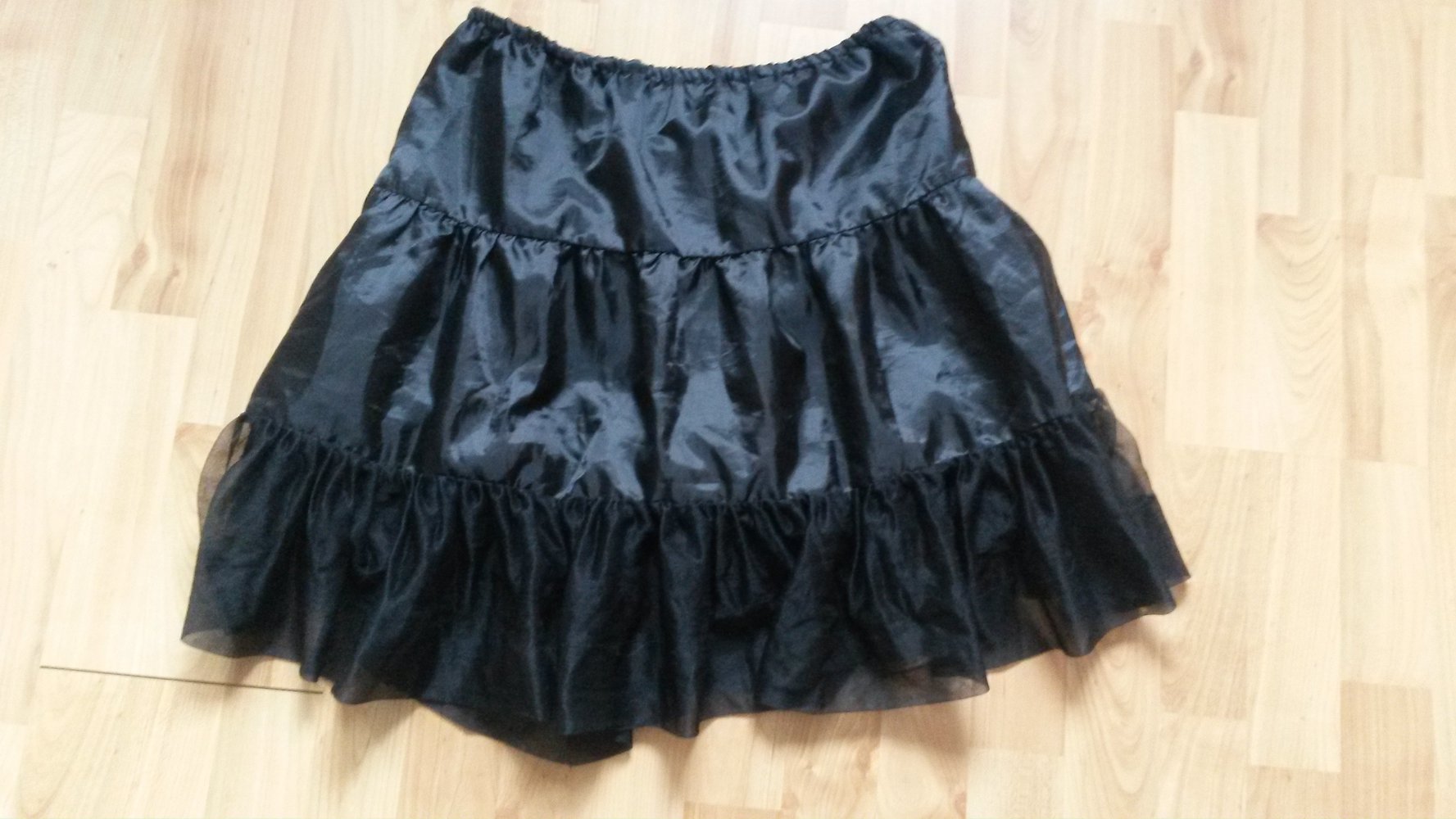 Schwarzer Rock mit Spitze Gr. 36