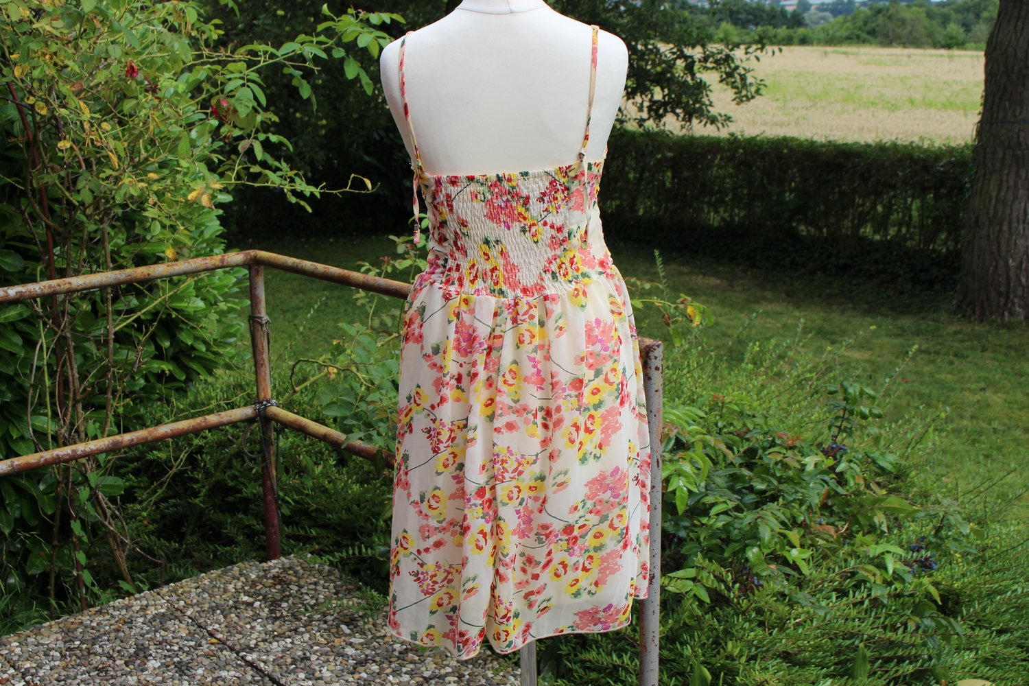 geblümtes Kleid von Amisu