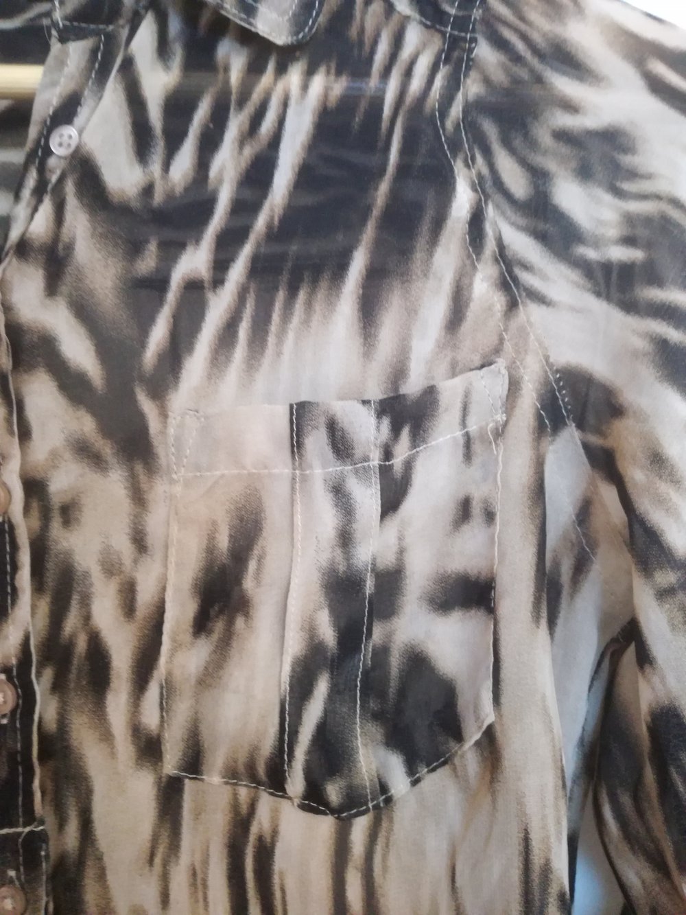 Gemusterte Bluse in Erdtönen