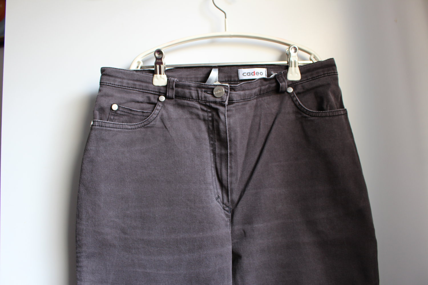 150. Braune Jeans von Cadeo, Gr. 38