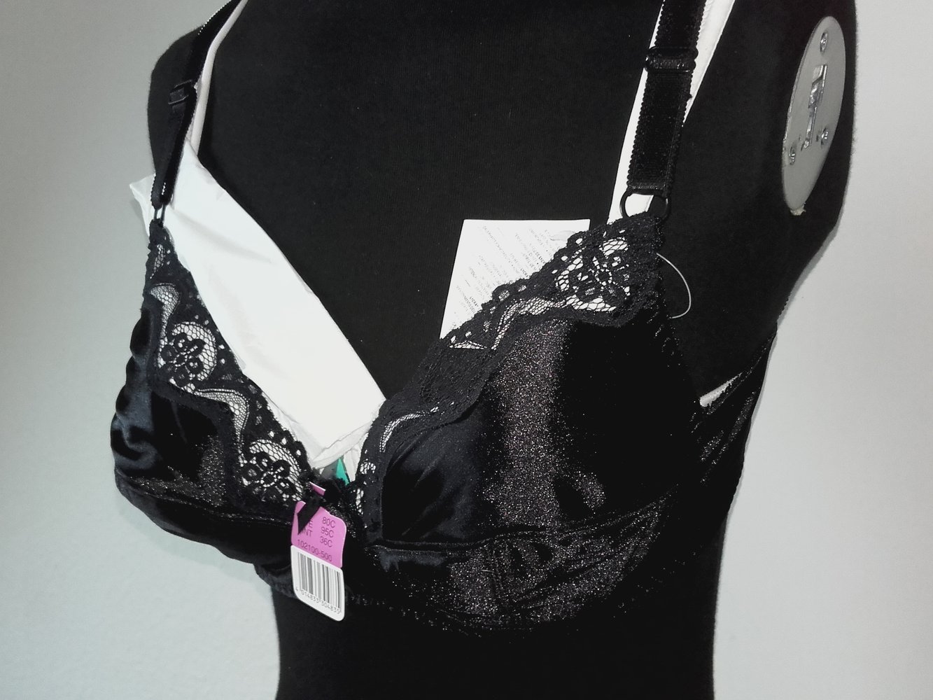 schwarzer BH, 80C, glänzend schwarz mit Spitze, Neuware