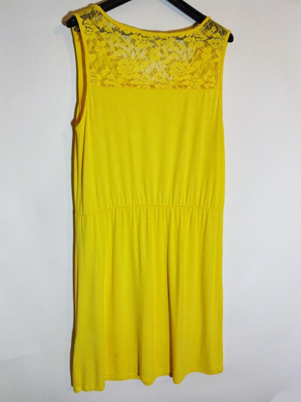 Gelbes Sommerkleid mit Spitze Gr. 42 Gr. M