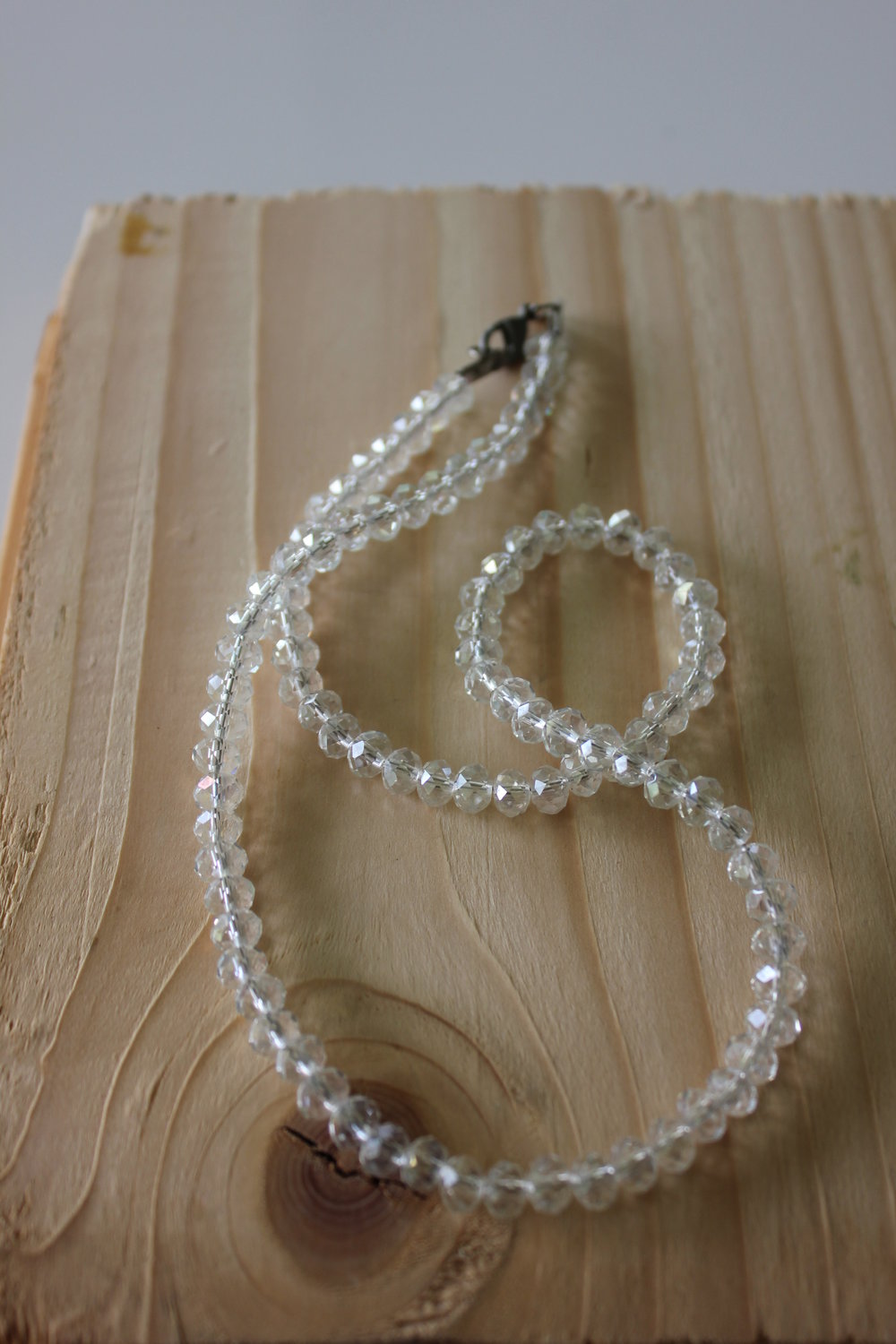 Kette mit Glaskristallen