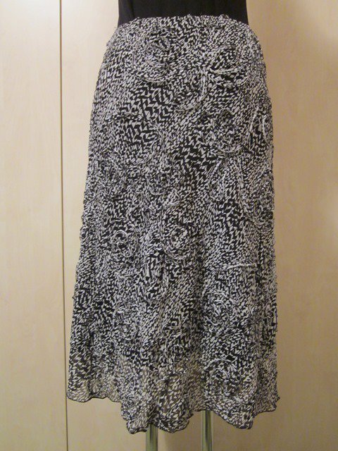 Hingucker! Edler Sommerrock mit außergewöhnlichen Details