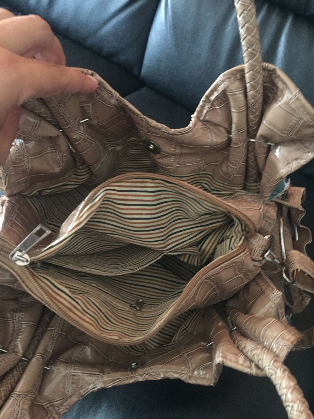 Auffällige Handtasche