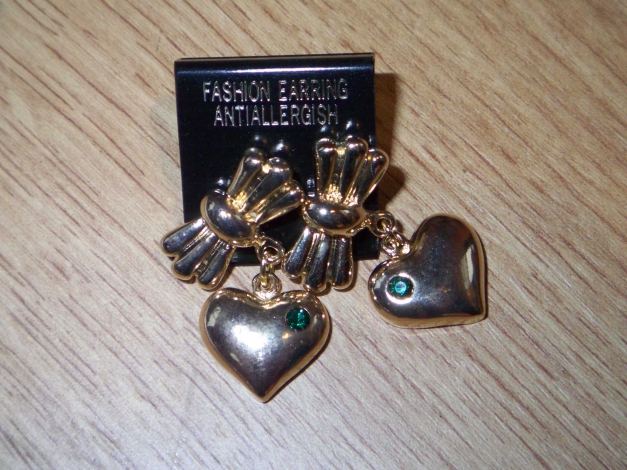 Ohrringe Herz mit Shleife golden grüner Glitzerstein NEU