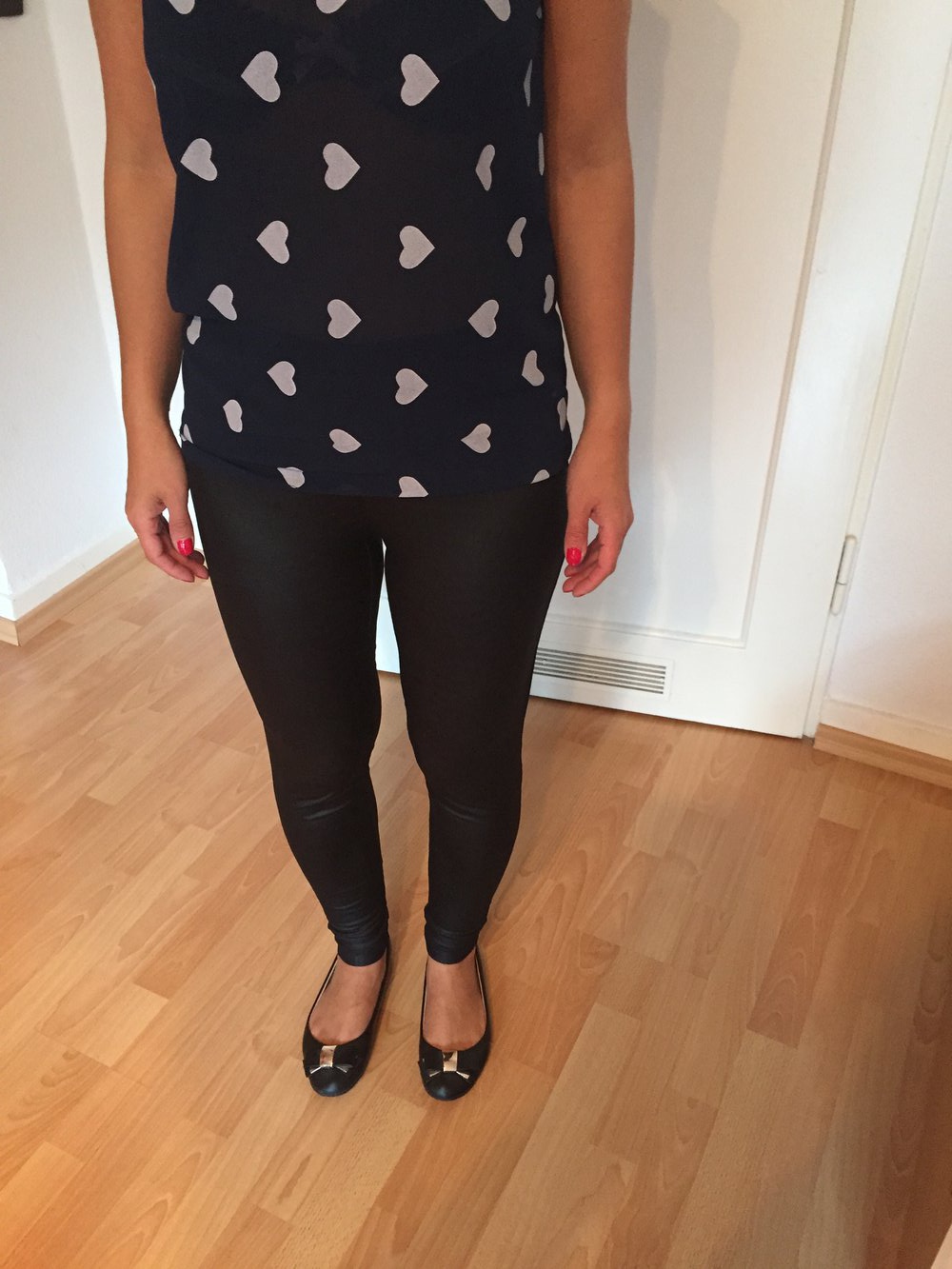 Legging schwarz gläzend mit Muster