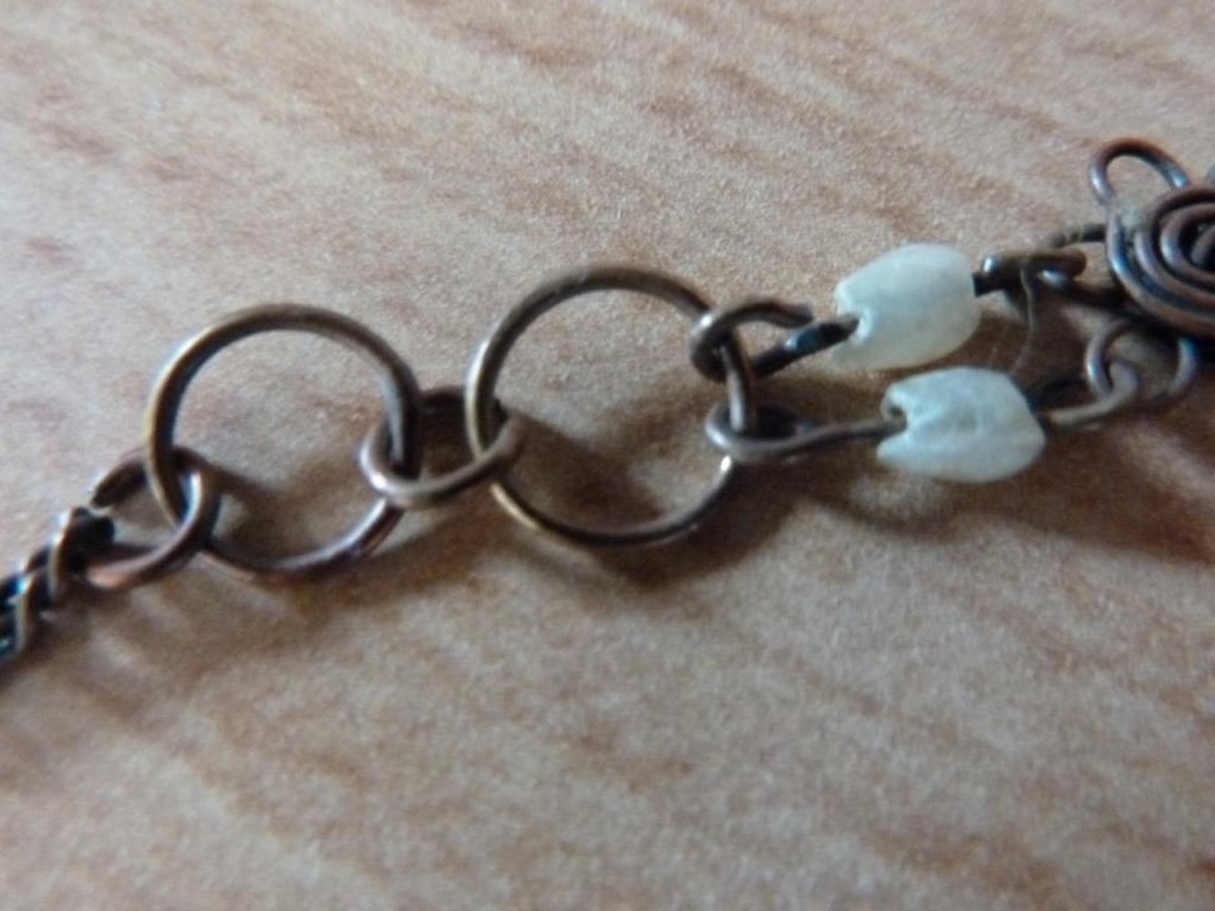 Armband Armkettchen - braun - romantisch mit Blumen und Perlen - Vintage