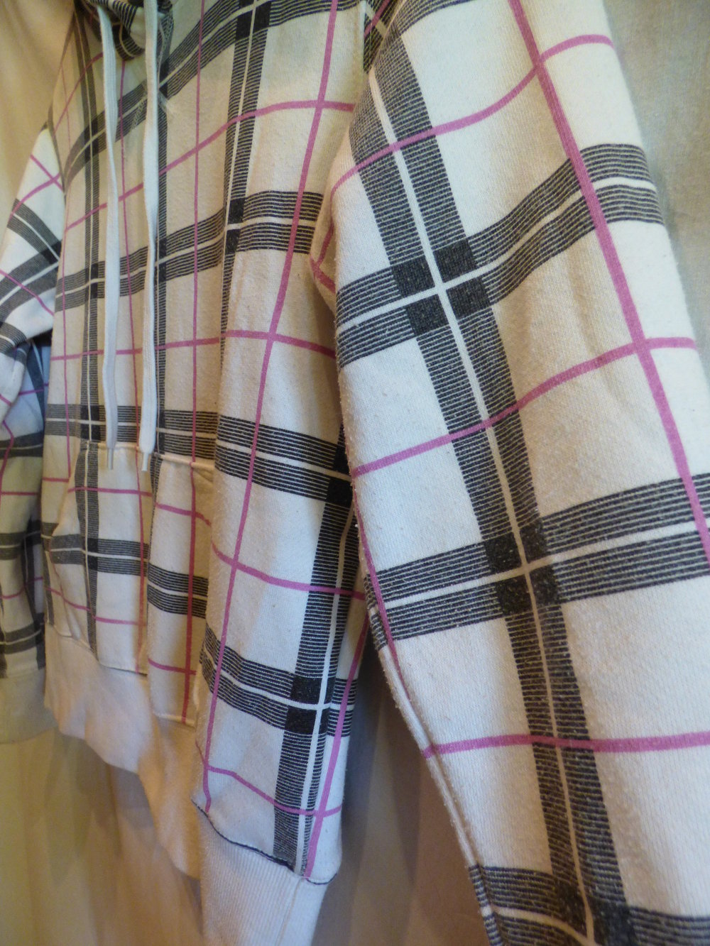 Kapuzenpullover mit Karomuster