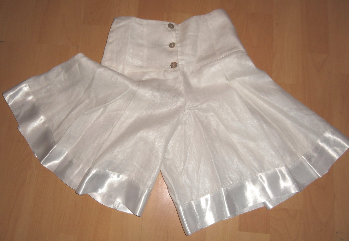 Tia Tia/ edelmarke- schöner, edler Hosenrock Gr.8 ca 128cm