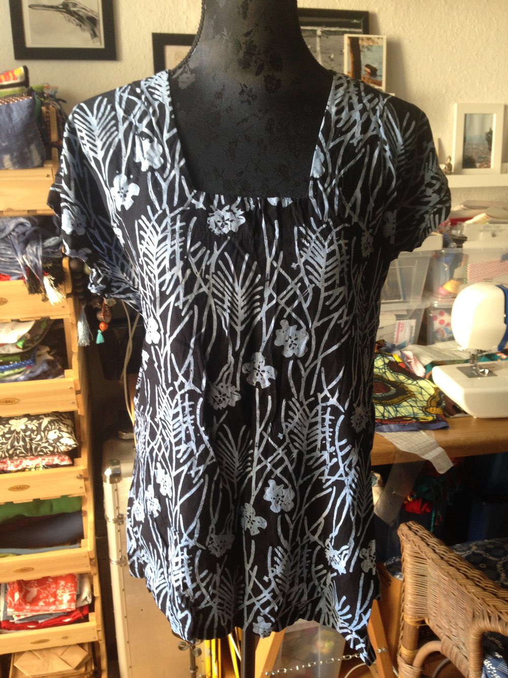 schwarz / grau gemusterte luftige Bluse 