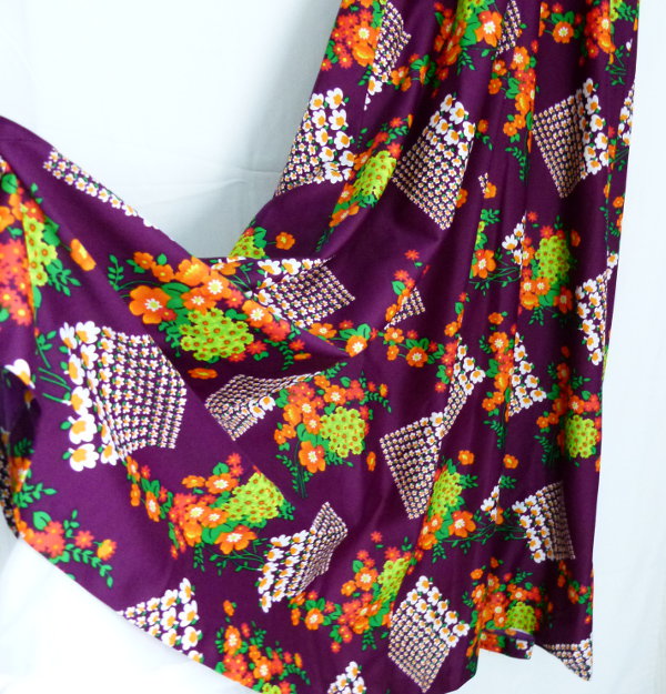 70er Jahre Abendkleid Sommerkleid, violett bunt mit Blumenmuster, Vintage Retro Boho Hippie Mori Goa Festival Unikat 70s