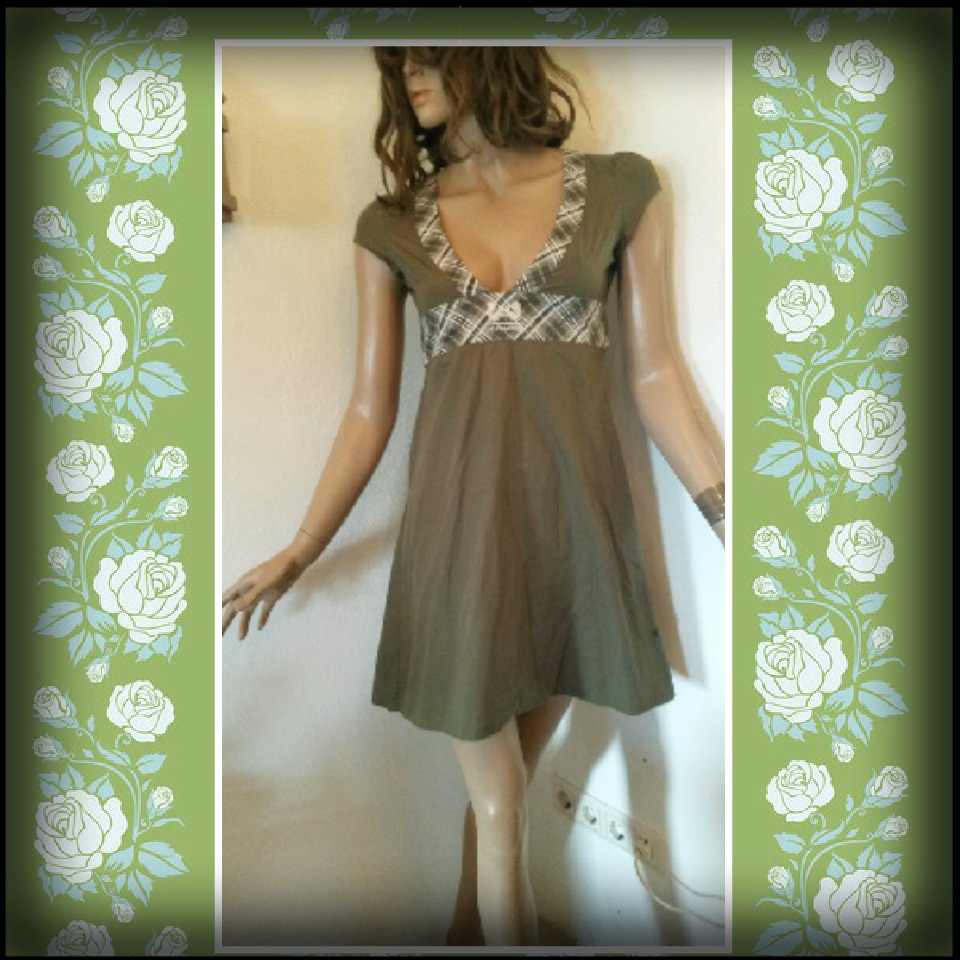 Khakigrünes Kleid von Alprausch 