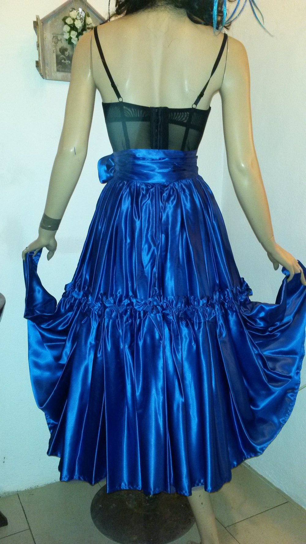 Königsblauer mega weiter Satin - Rock mit breiter Schärpe 