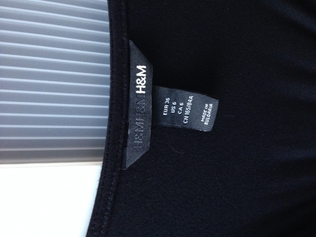 Süßes schwarzes Kleid