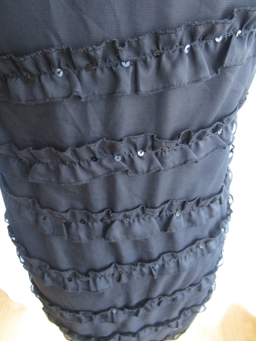 Schwarzes Kleid, das kleine schwarze