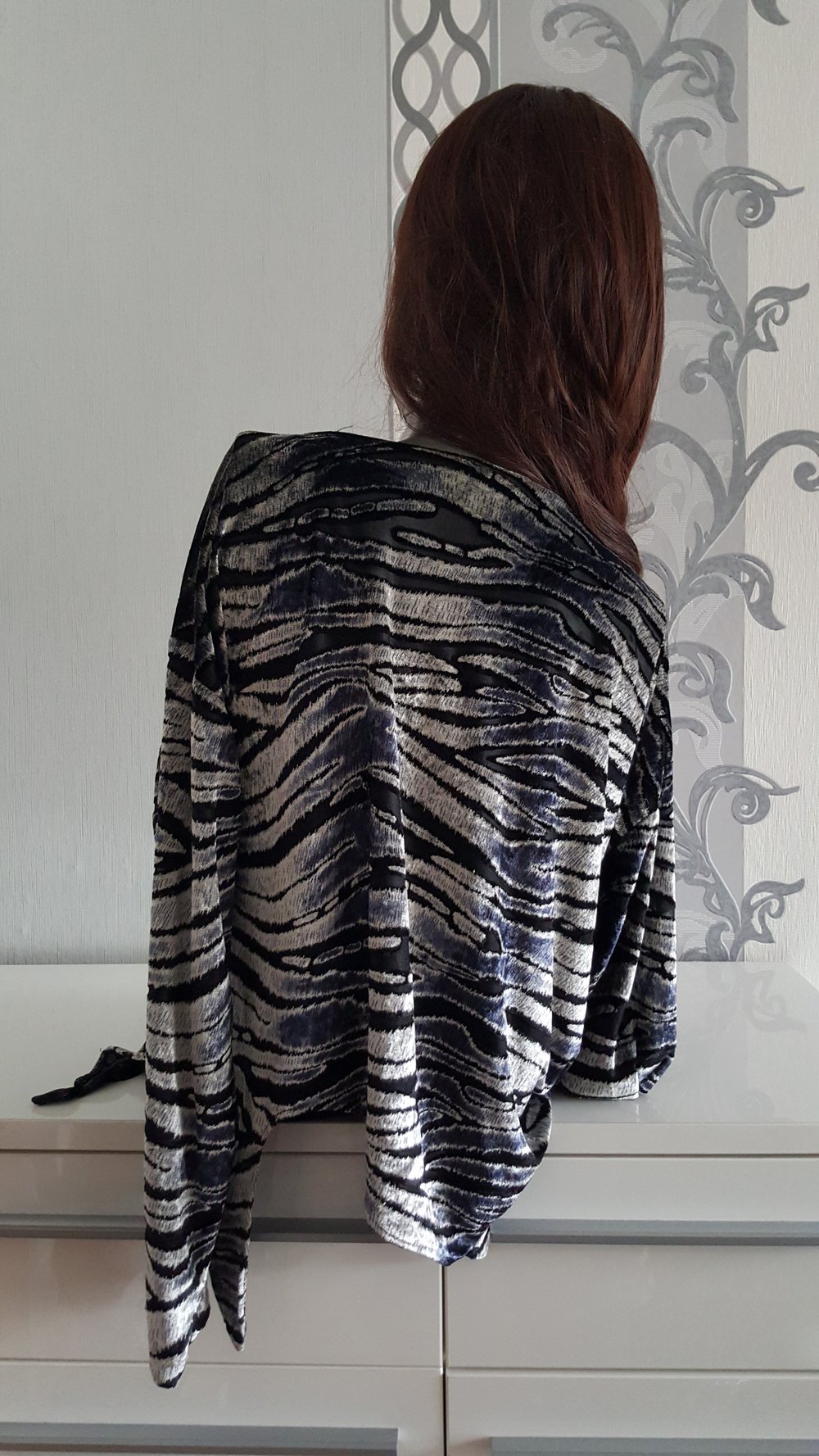 Grau Silber Bluse Jäckchen asymmetrisch L 38 / 40