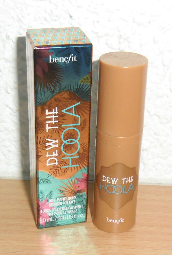 Benefit *Dew the Hoola* Liquidbronzer