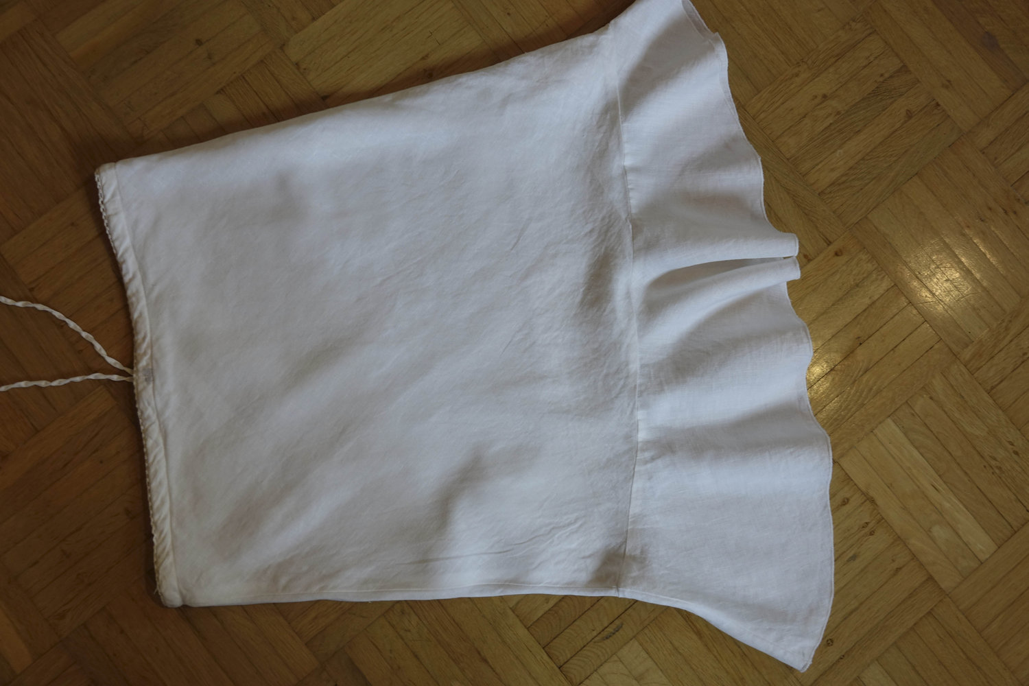 Weißer luftiger Sommerrock