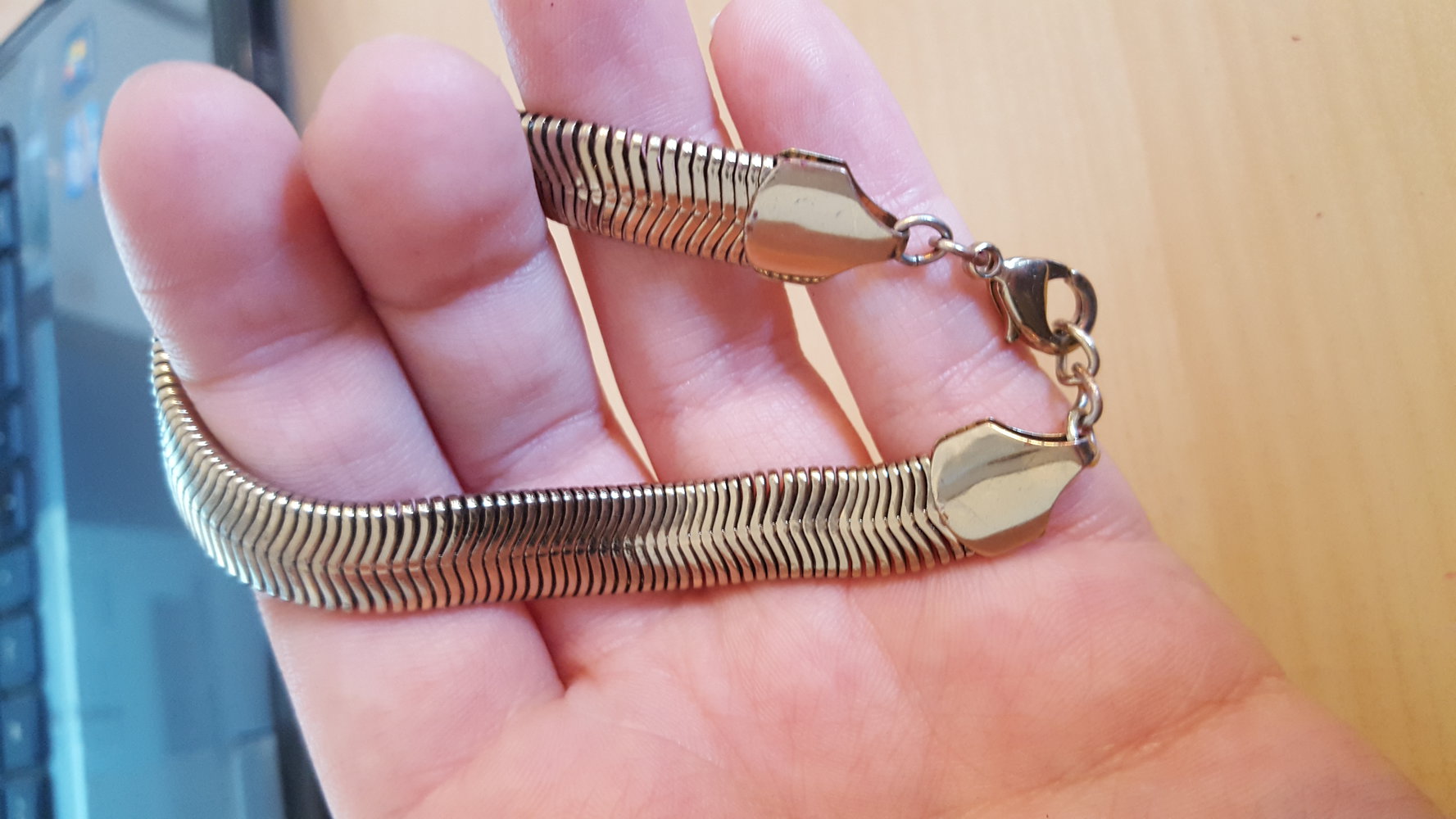 Goldenes Armband  (kein echtgold)