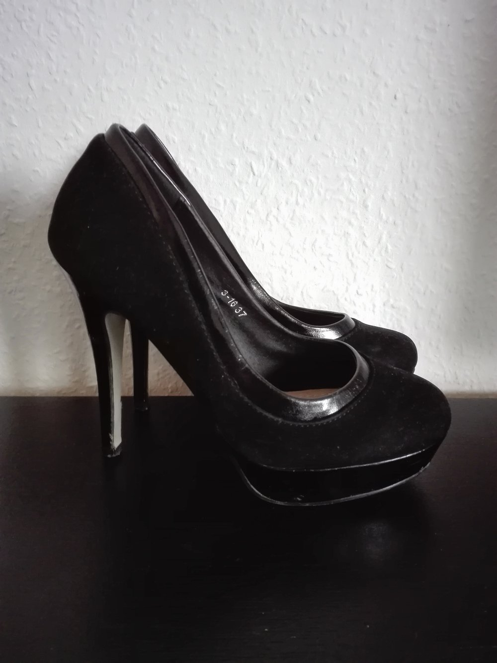 Schwarze Samt Plateau High Heels