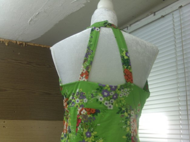 *** Chices Kleid ~ Blumen ~ Neckholder *** 