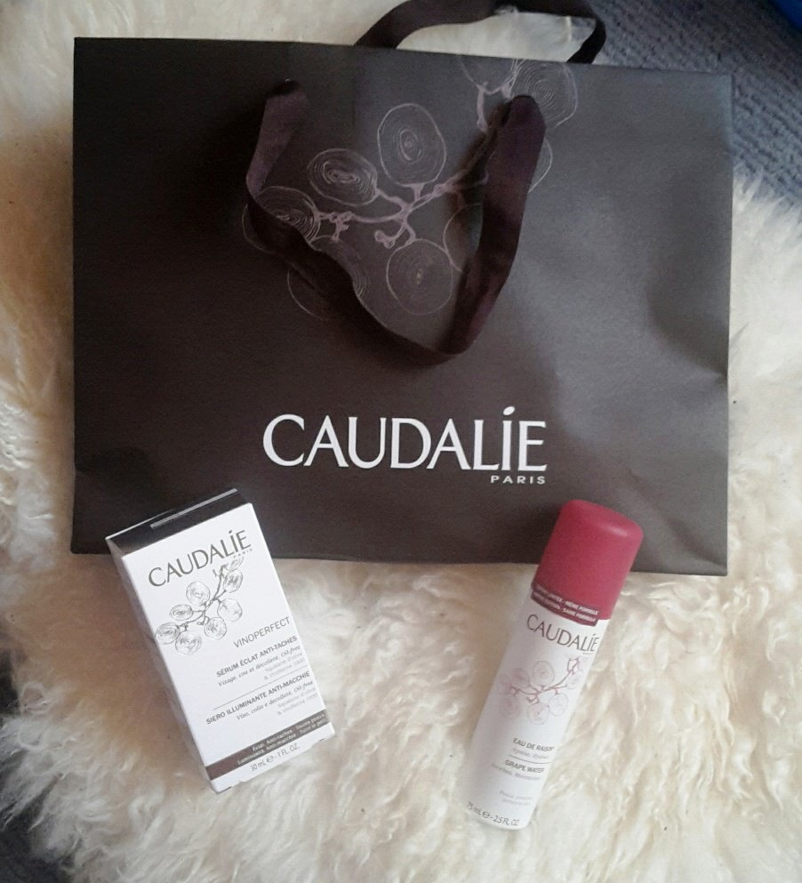 Claudalie Paris Naturkosmetik Eau de Raisin Pigmentflecken vinoperfect serum eclat anti taches