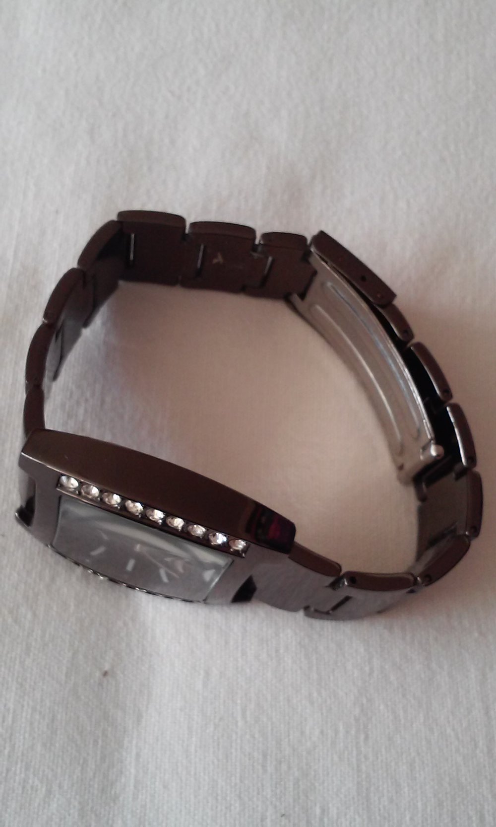 Armbanduhr Quarzuhr mit Strasssteinen  Faltschließe neue Batterie!