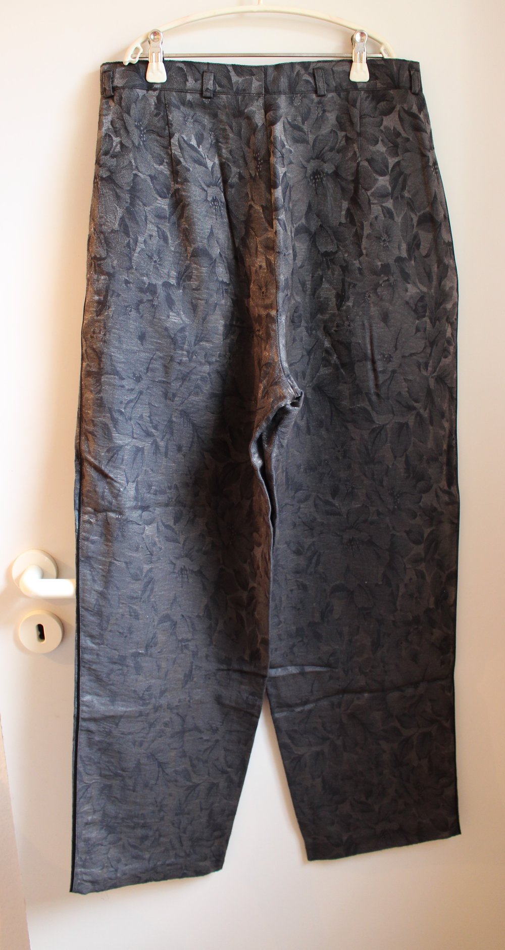 157. Festliche Hose von Michéle, Gr. 38, graphitfarben