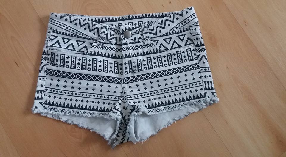 Hotpants Jeans Gr. 34 XS H&M Aztekenmuster Azteken Hose