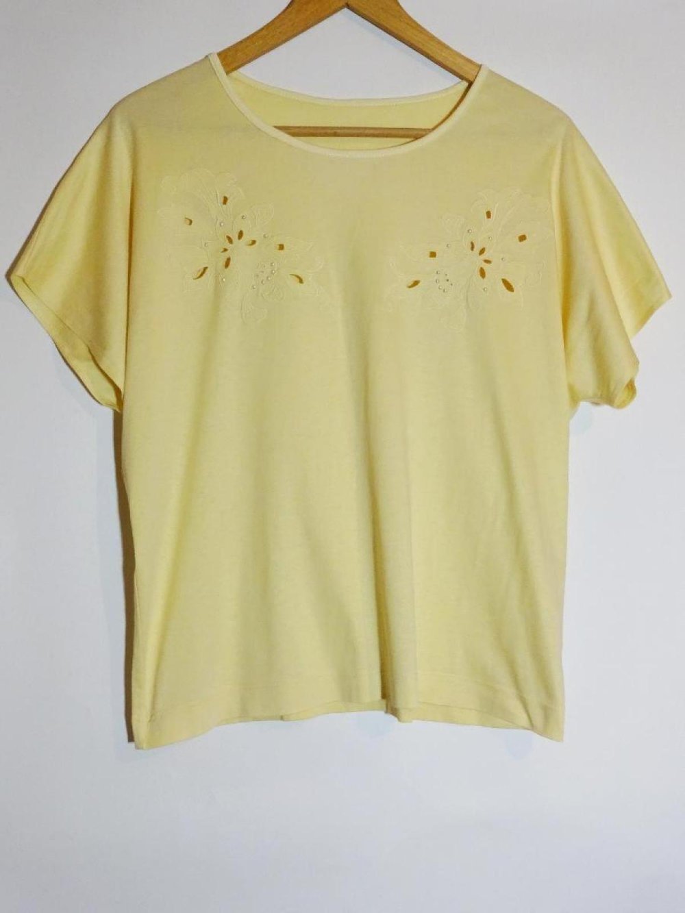 Pastellgelbes Oversized Shirt Lochmuster Cut-Outs Gr. 40 Gr. 42 Gr. M Gr. 40/42