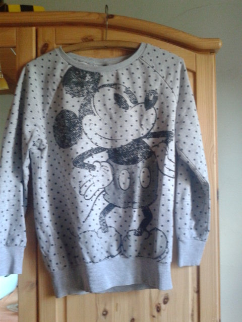 Pulli, Pullover, grau, Punkte, polka dots, schwarz, Pünktchen, Mickey Maus, Aufdruck, Disney, S, 36