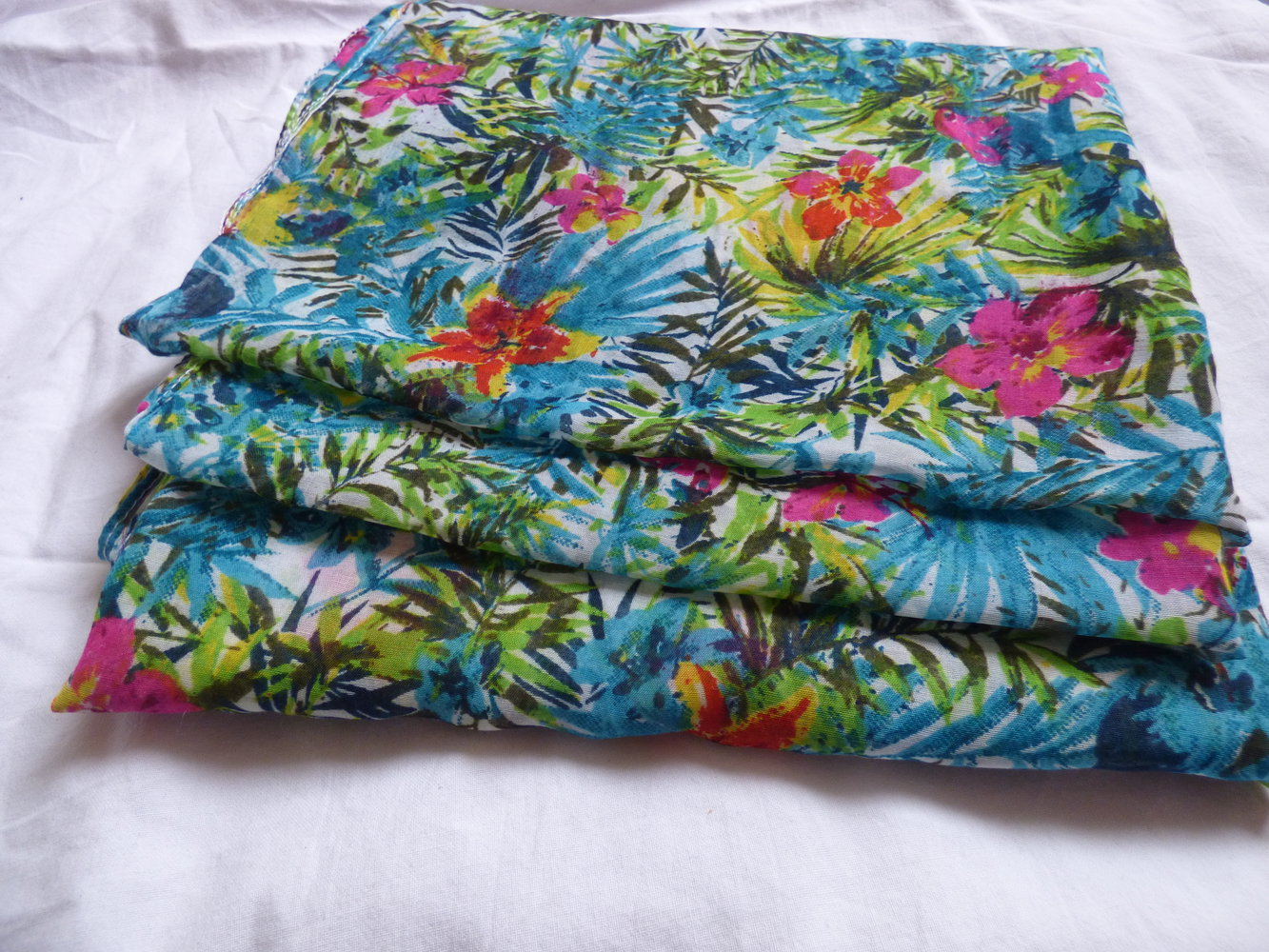 Bunter Schlauchschal mit Djungelmuster