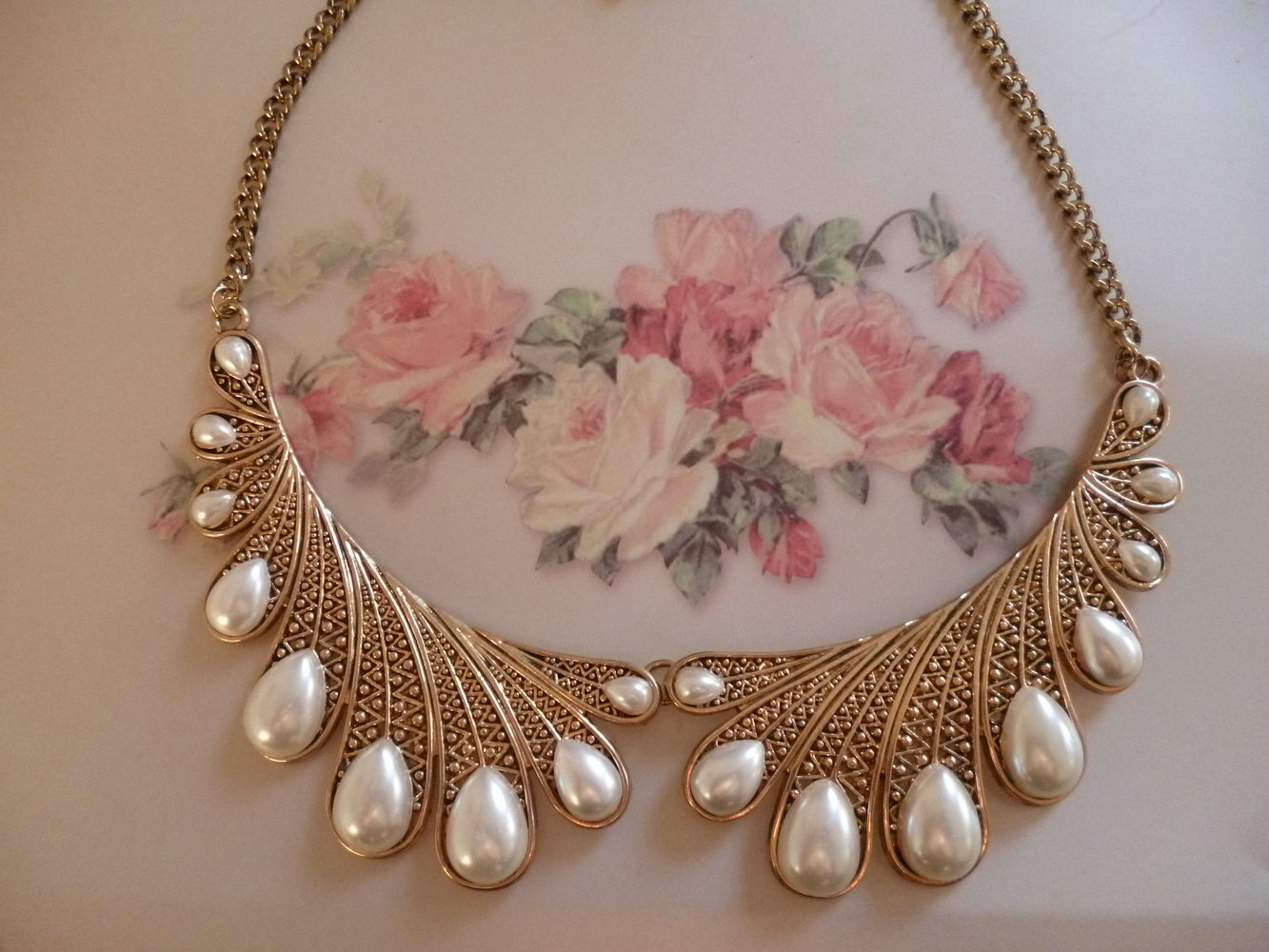 Perlen Flügel Statement Kette