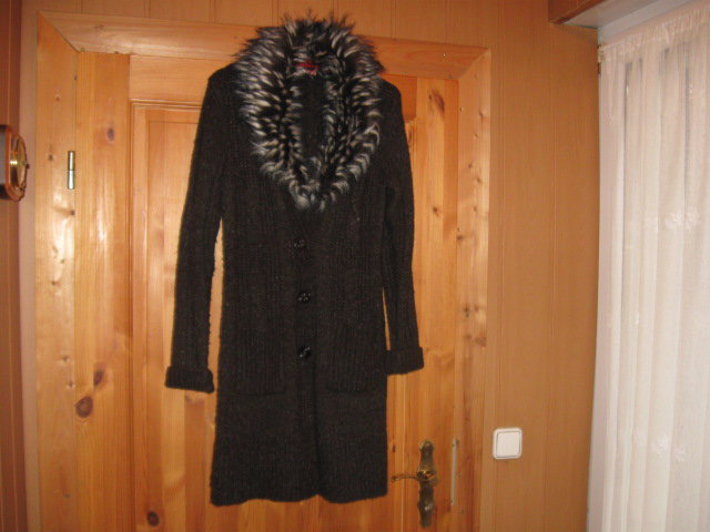 *** Super Schöne Strickjacke mit Kunstfellkragen ***