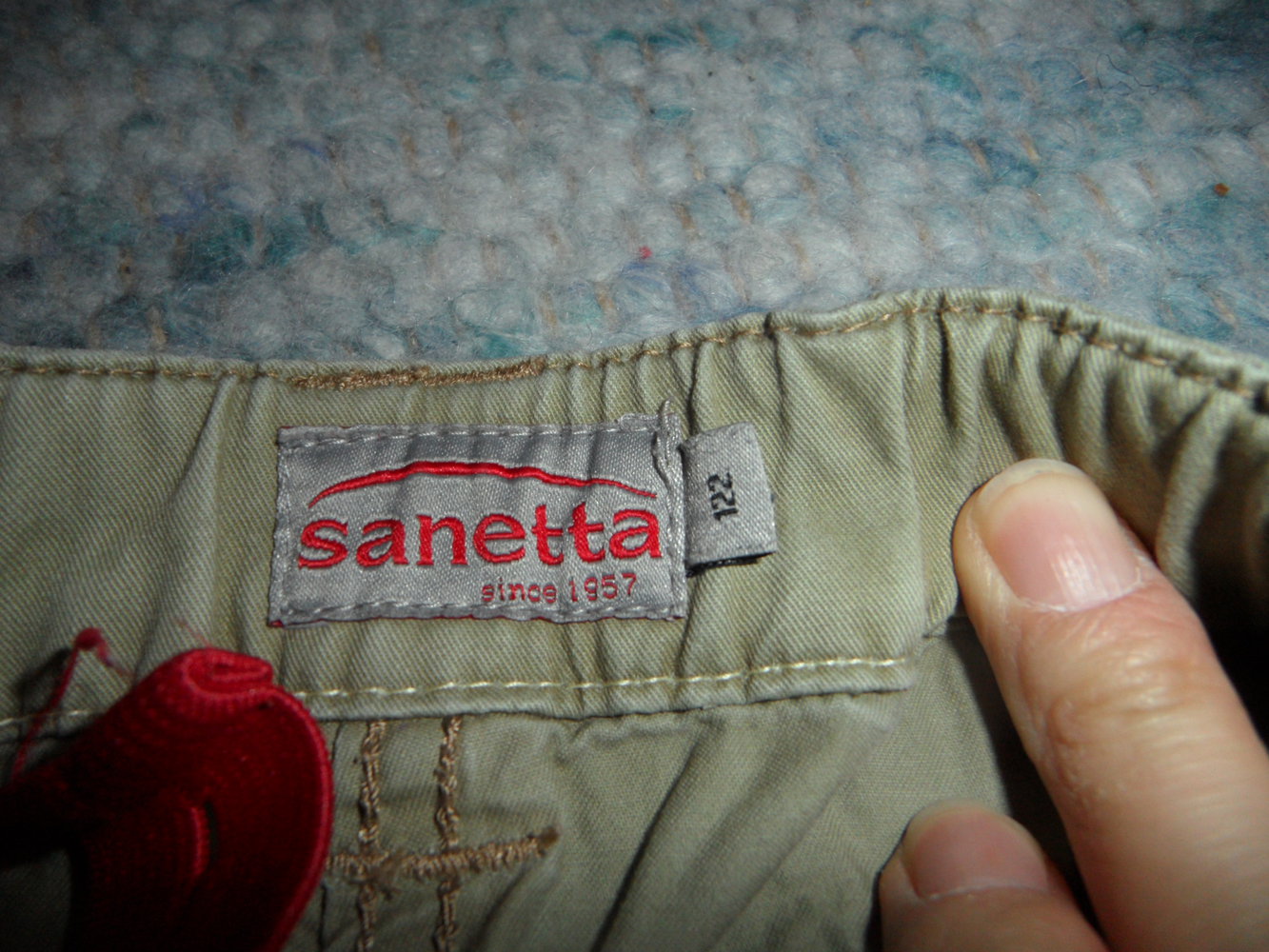 Sanetta schöne Sommerhose mit Stickerei und verstellbarem Gummizug