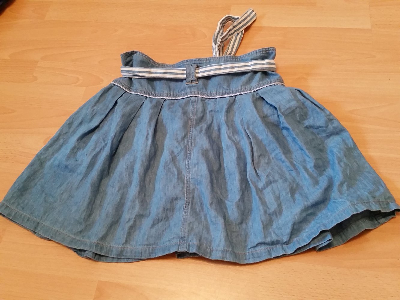 Schöner Sommer Minirock in Jeans Optik mit Taschen und Schleife / Gürtel in Gr. S 