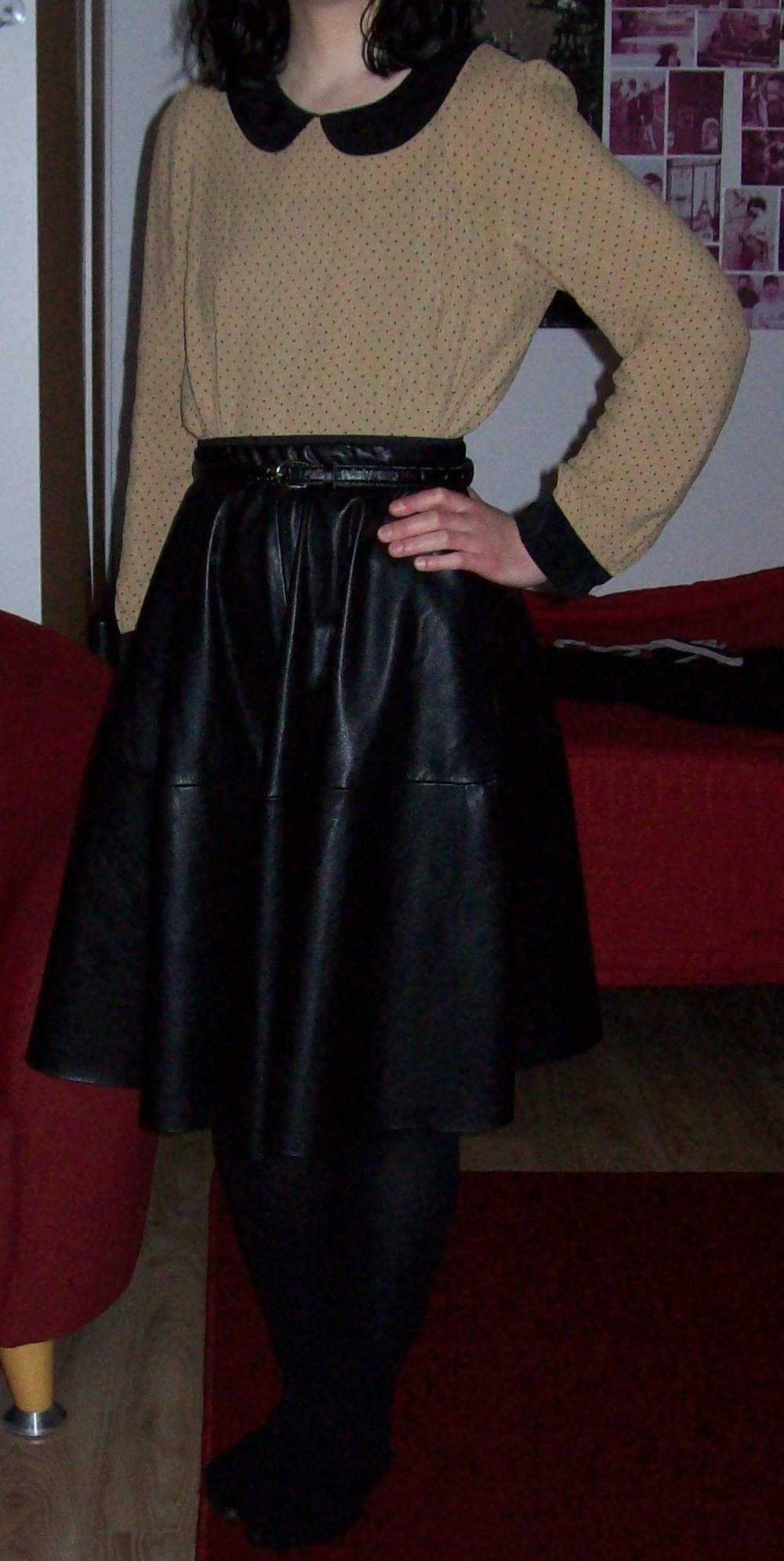 beige nude Bluse mit schwarzen Punkten Polka Dot Bubikragen Kontrast Peter Pan Chiffon 36 38