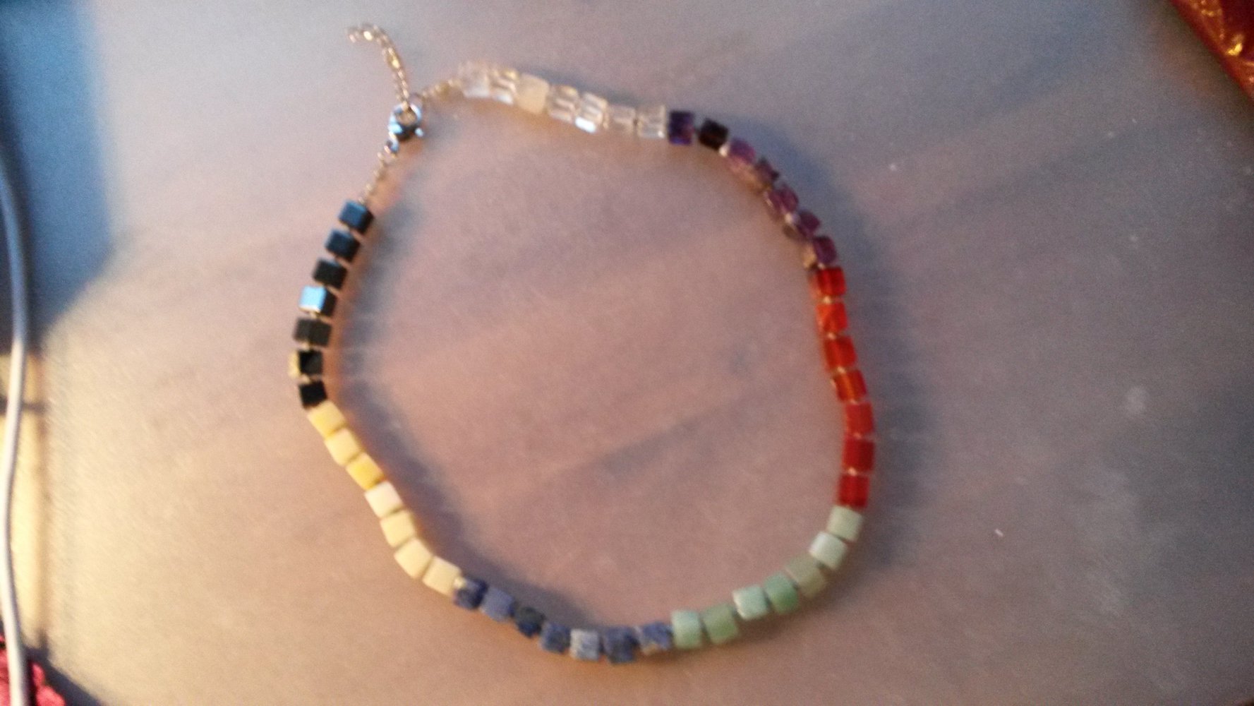 Edelstein-Halskette eckige Perlen schwarz gelb blau grün rot lila weiß NEU Lagenlook