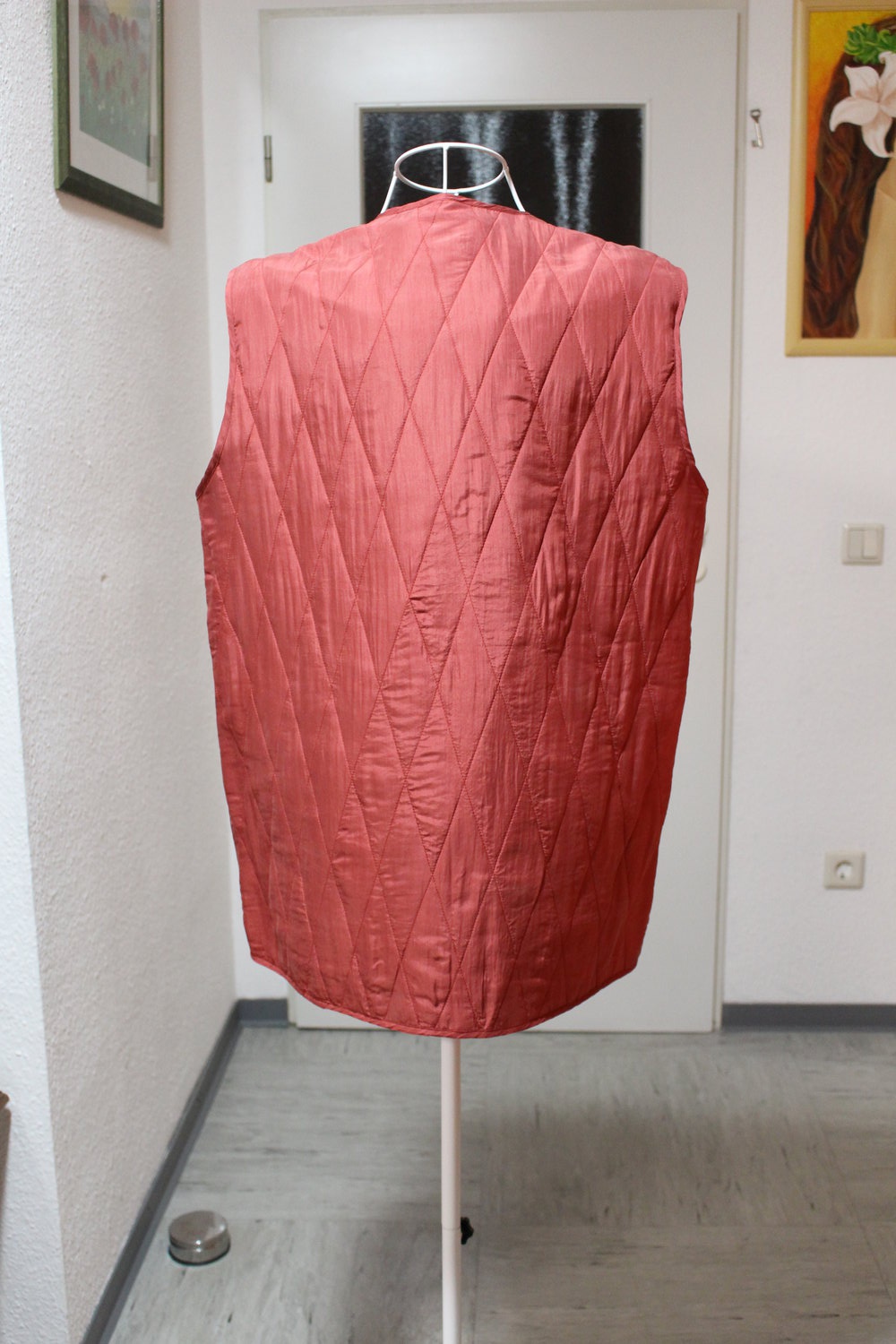 75. Seidenweste, bordeauxrot,  Gr. 42/44