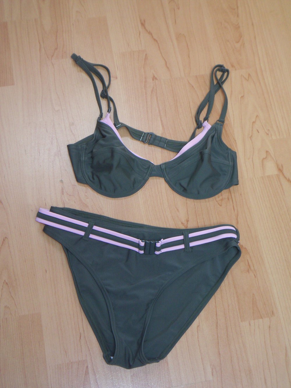 Bikini  36/38/75B  Gürtel  wieNeu