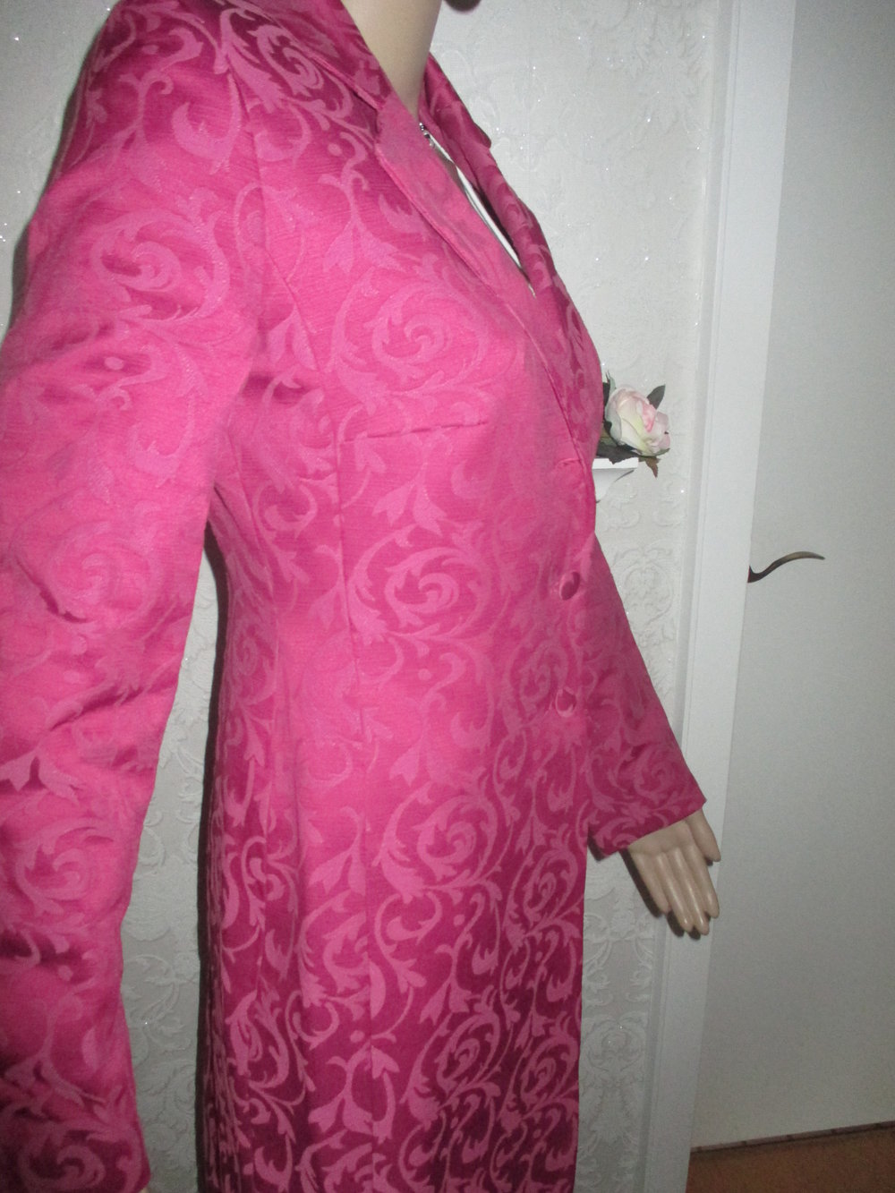 NEU mit ETIKETT * Seidig * Brokat * Rokokko- Style * Etui * Mantel 