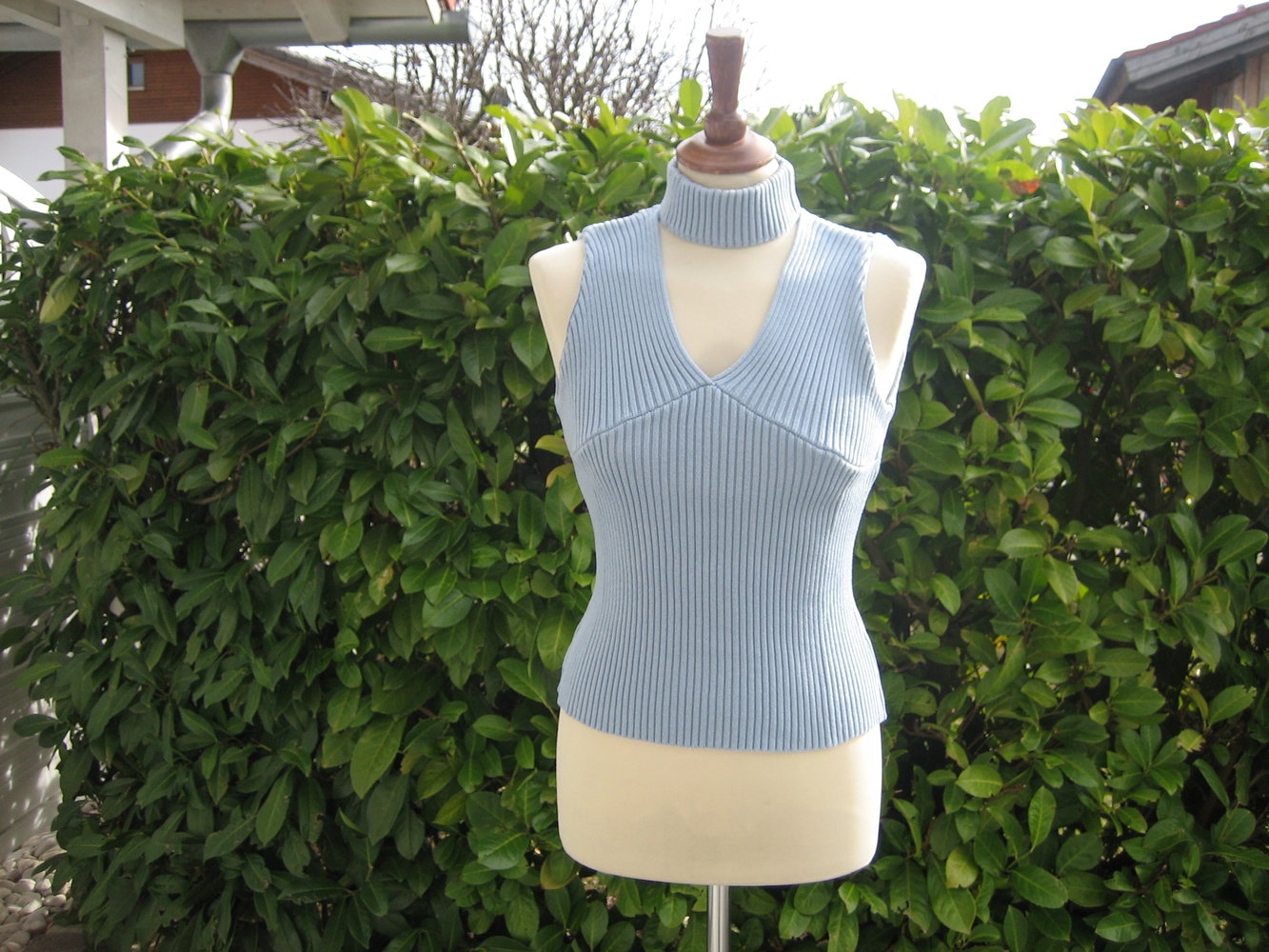 Aussergewöhnlich schöner Pulli Gr. 40, extravagantes, cooles Detail - abknöpfbarer Kragen!